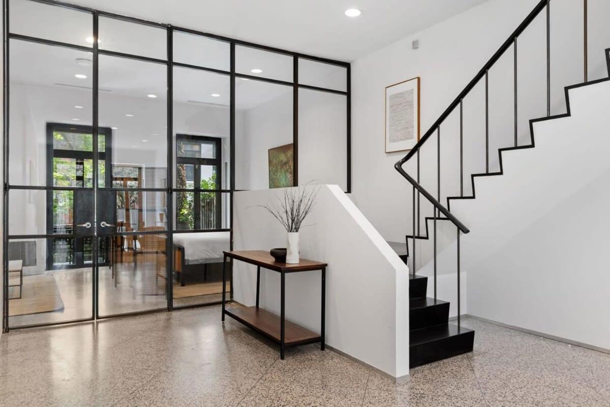 Chelsea Canvas Ii By Rovetravel Large 3br Duplex Apartment New York
