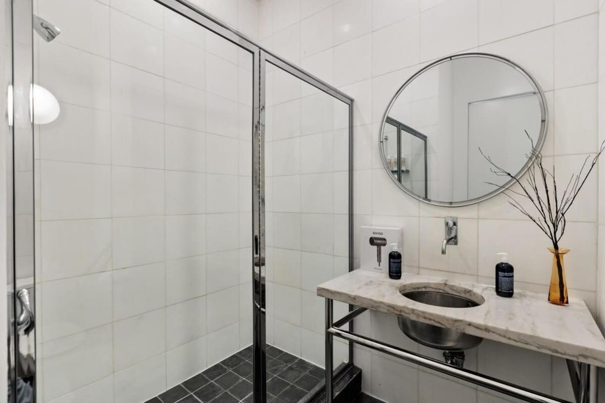 Chelsea Canvas Ii By Rovetravel Large 3br Duplex New York