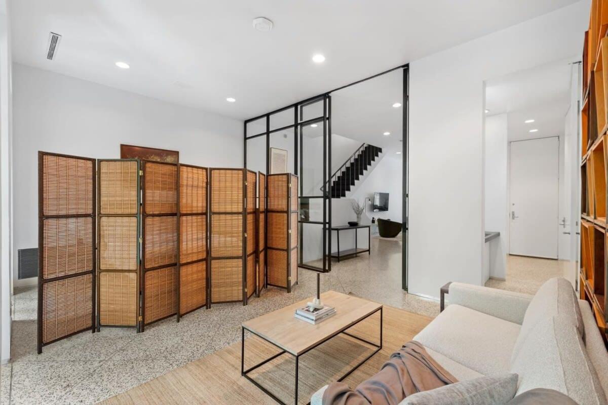 Chelsea Canvas Ii By Rovetravel Large 3br Duplex New York