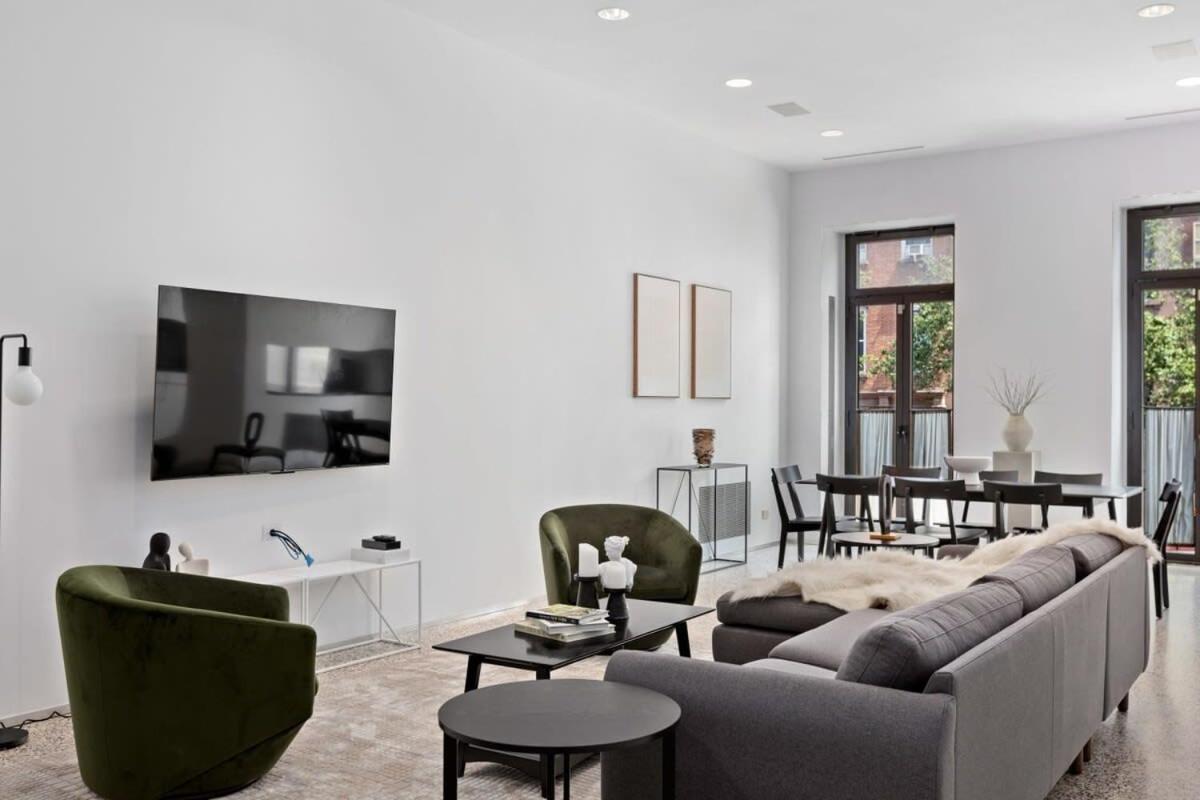 Chelsea Canvas Ii By Rovetravel Large 3br Duplex New York