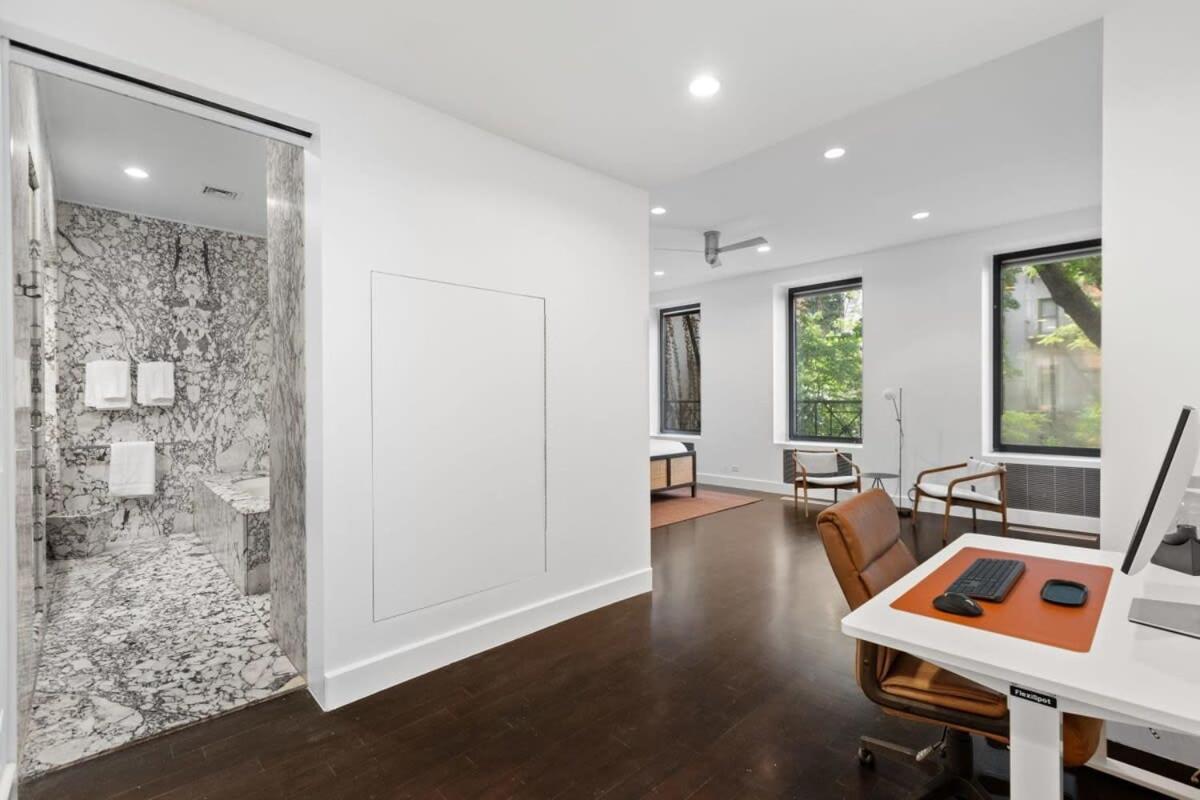 Chelsea Canvas Ii By Rovetravel Large 3br Duplex New York
