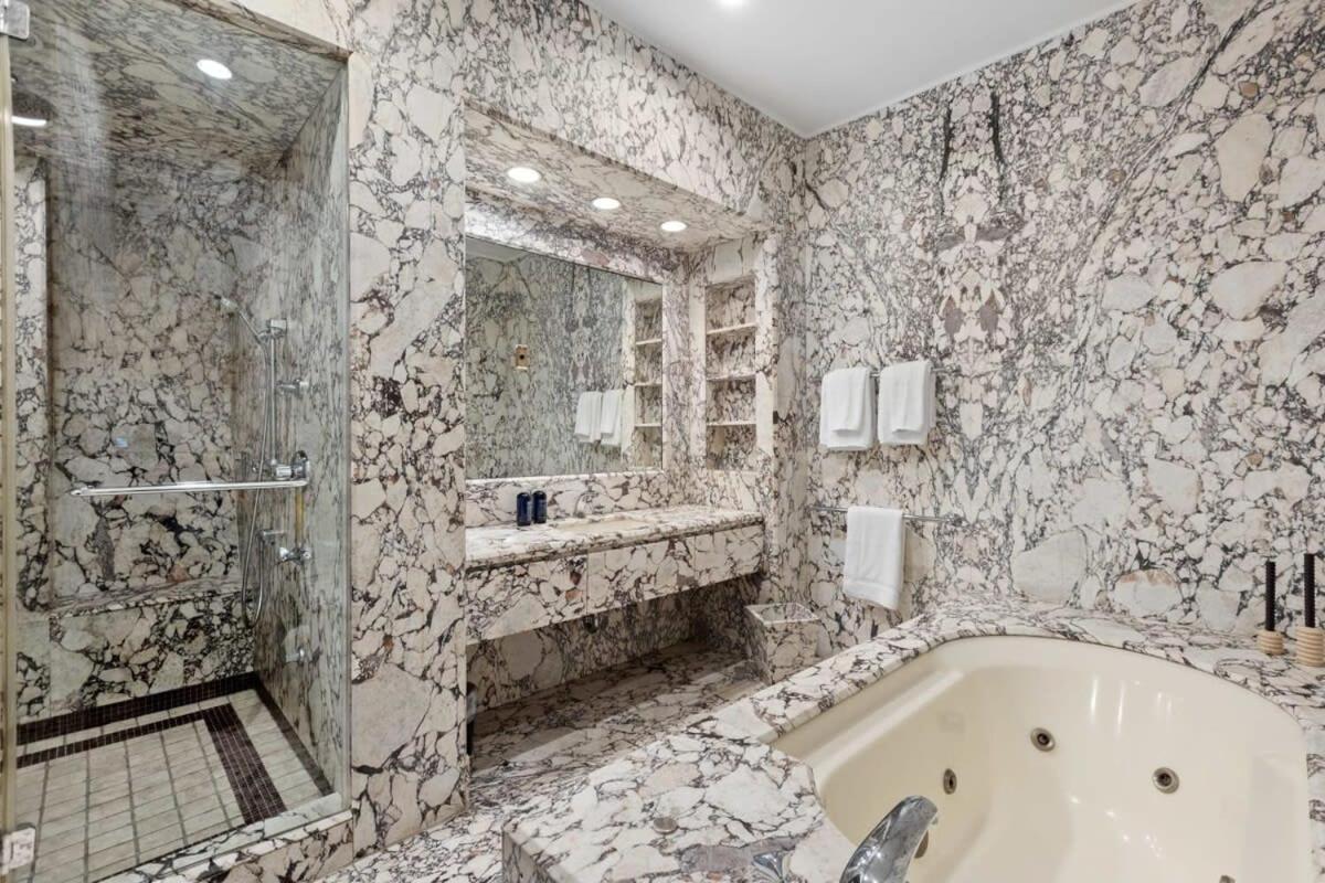 Chelsea Canvas Ii By Rovetravel Large 3br Duplex * New York